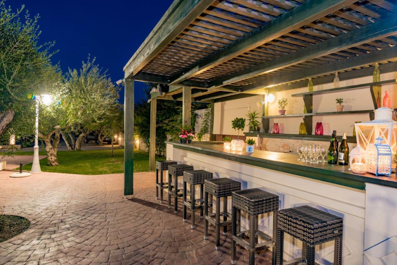 Astarte Villas - Istar Villa With Tennis Court Makhairádhon Екстериор снимка