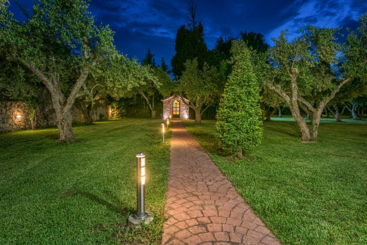 Astarte Villas - Istar Villa With Tennis Court Makhairádhon Екстериор снимка