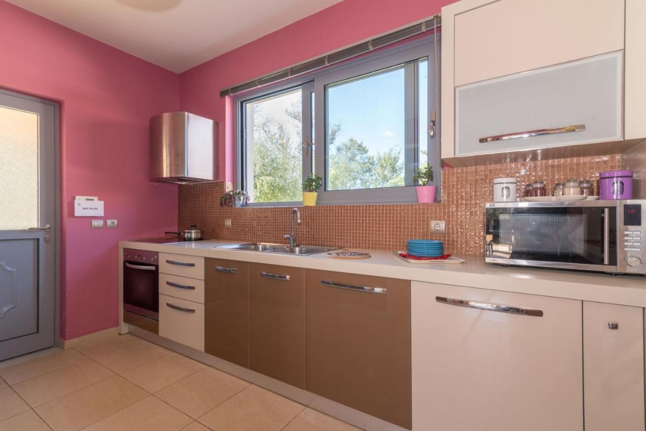 Astarte Villas - Istar Villa With Tennis Court Makhairádhon Екстериор снимка