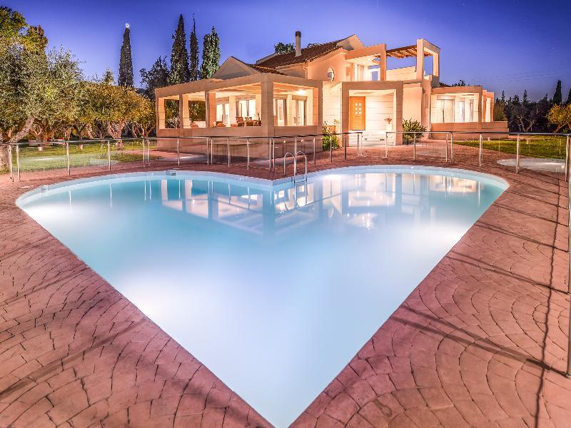 Astarte Villas - Istar Villa With Tennis Court Makhairádhon Екстериор снимка